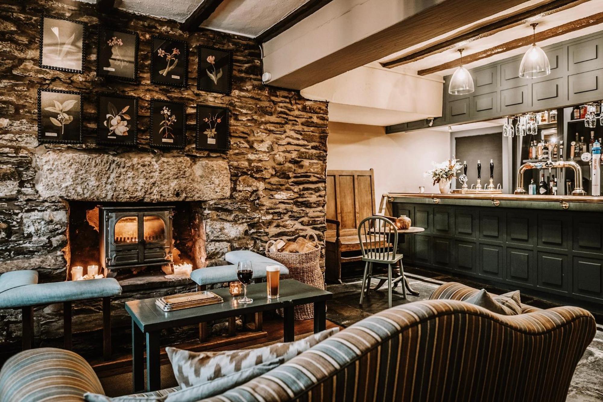 The Hare & Hounds Inn Bowland Bridge Exterior foto